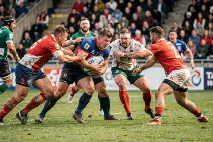 Joueurs de rugby en compétition lors d'une touche pendant un match de Fédérale 2, poule 4